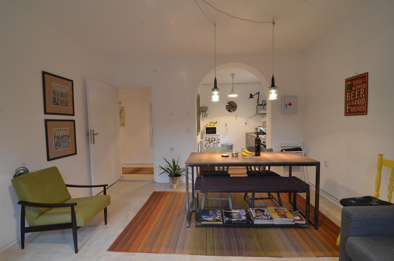 Embassy Of Industry + Free Parking Apartment Sarajevo Ngoại thất bức ảnh